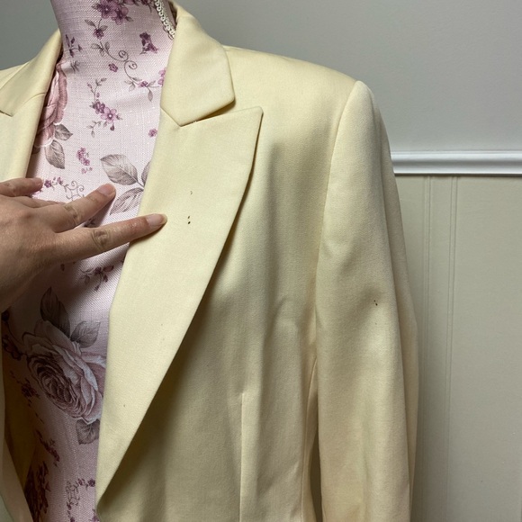 LAUREL by ESCADA Suit Blazer and Skirt 100% Wool - Picture 6 of 14